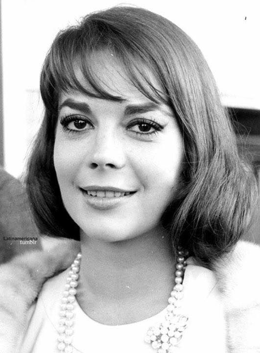 Even though she was one of Hollywood’s most attractive stars, there are still unanswered questions about her mysterious night on a yacht decades later!