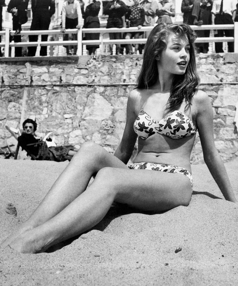 The women who dared to bare
