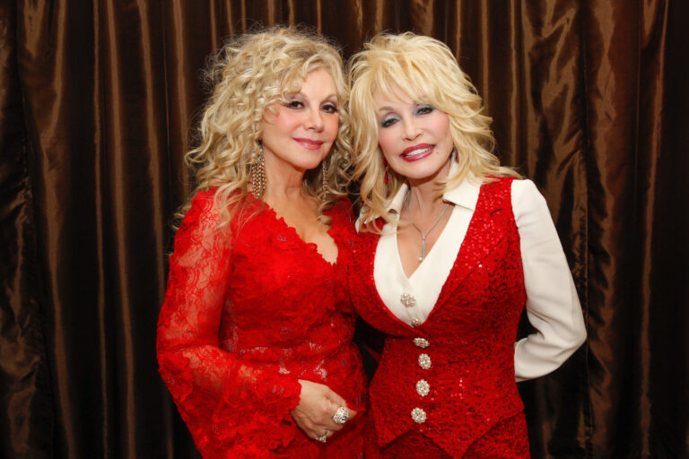 Dolly Parton made one final selfless offer to her doctors, her sister reveals