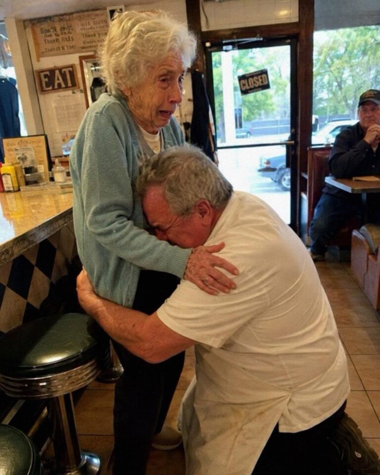 The Hostess Refused to Seat My Elderly Mother Because We ‘Didn’t Look like We Could Afford the Bill’