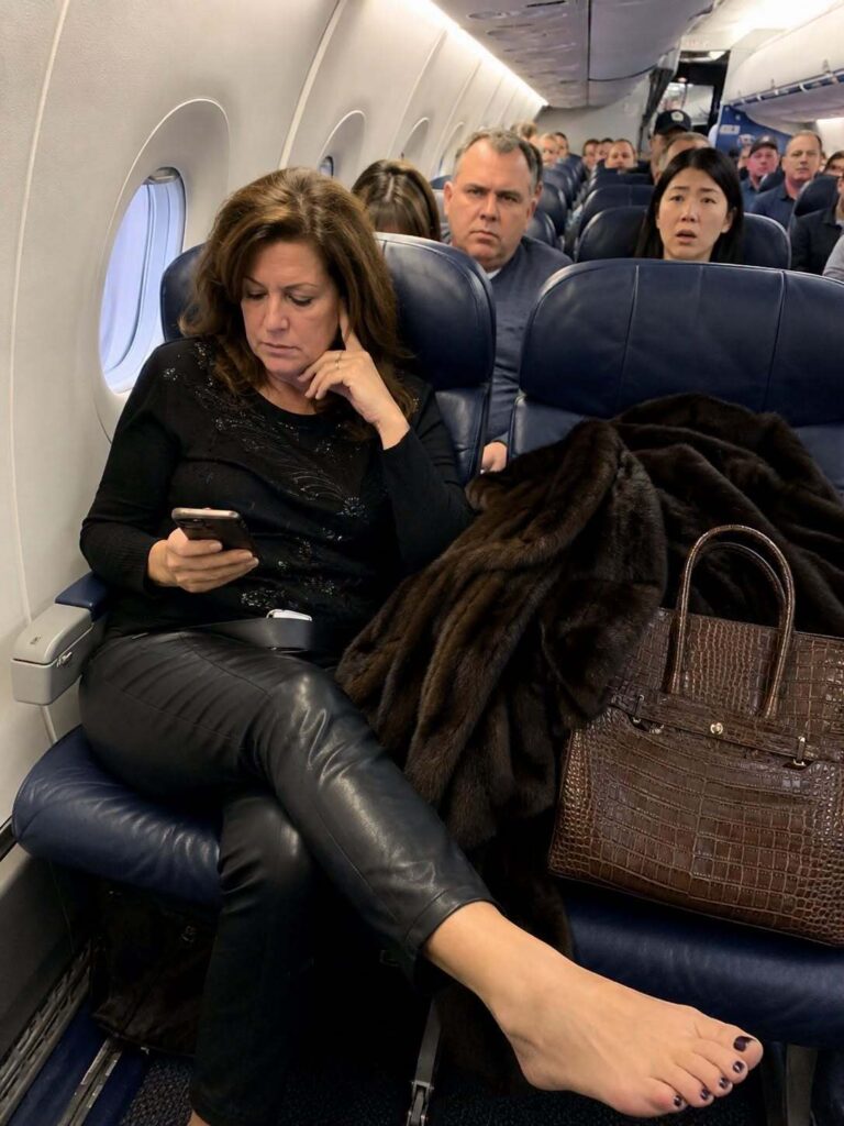 A Woman Took My Airplane Seat Until My Daughter